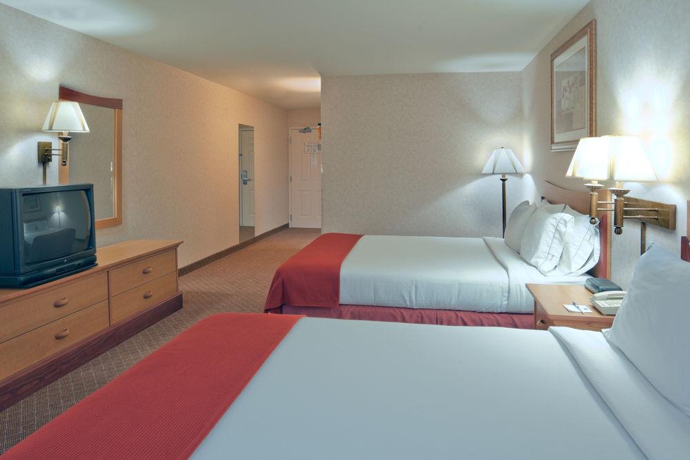 Holiday Inn Express & Suites Tracy By Ihg Экстерьер фото