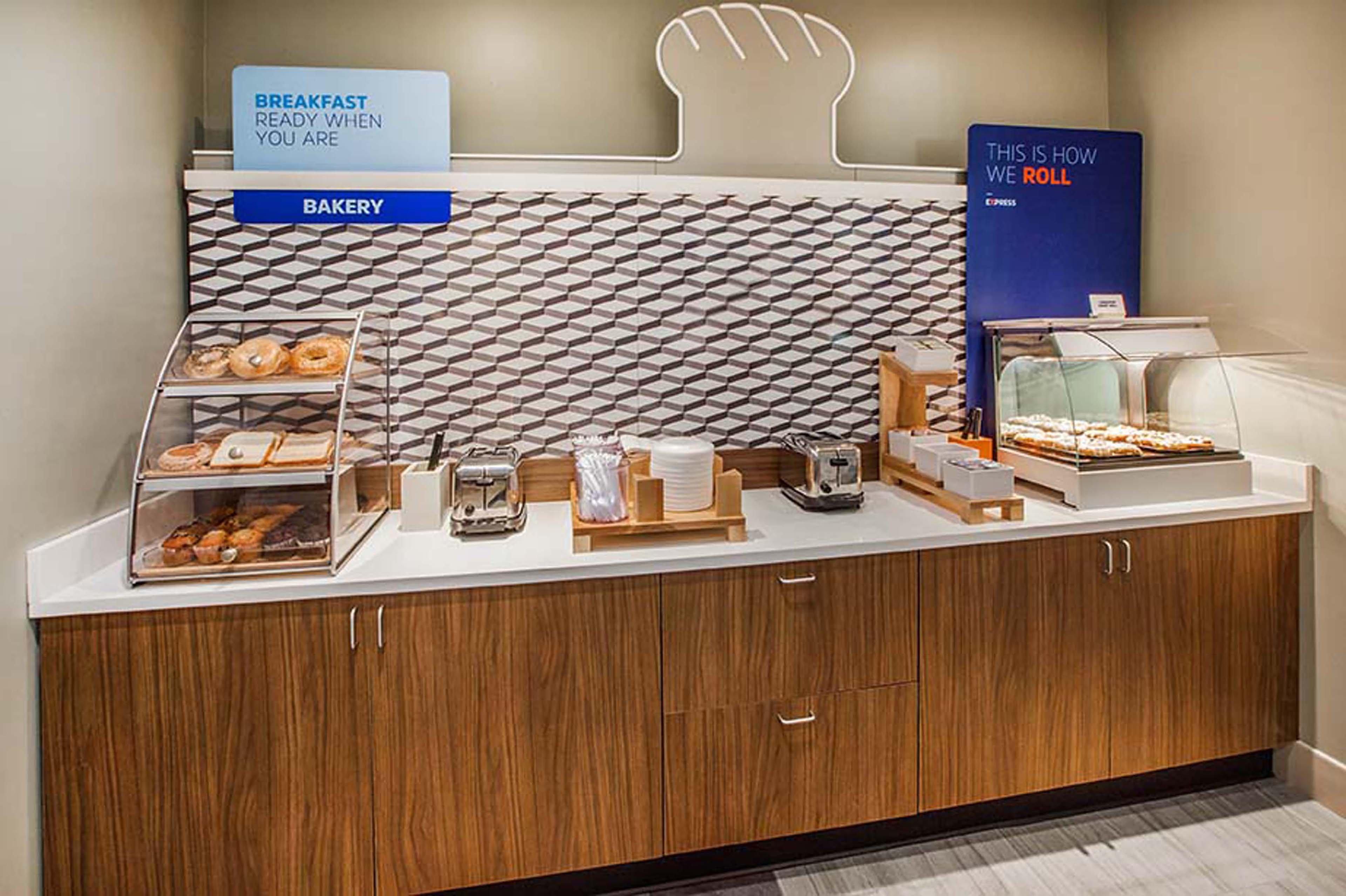 Holiday Inn Express & Suites Tracy By Ihg Экстерьер фото