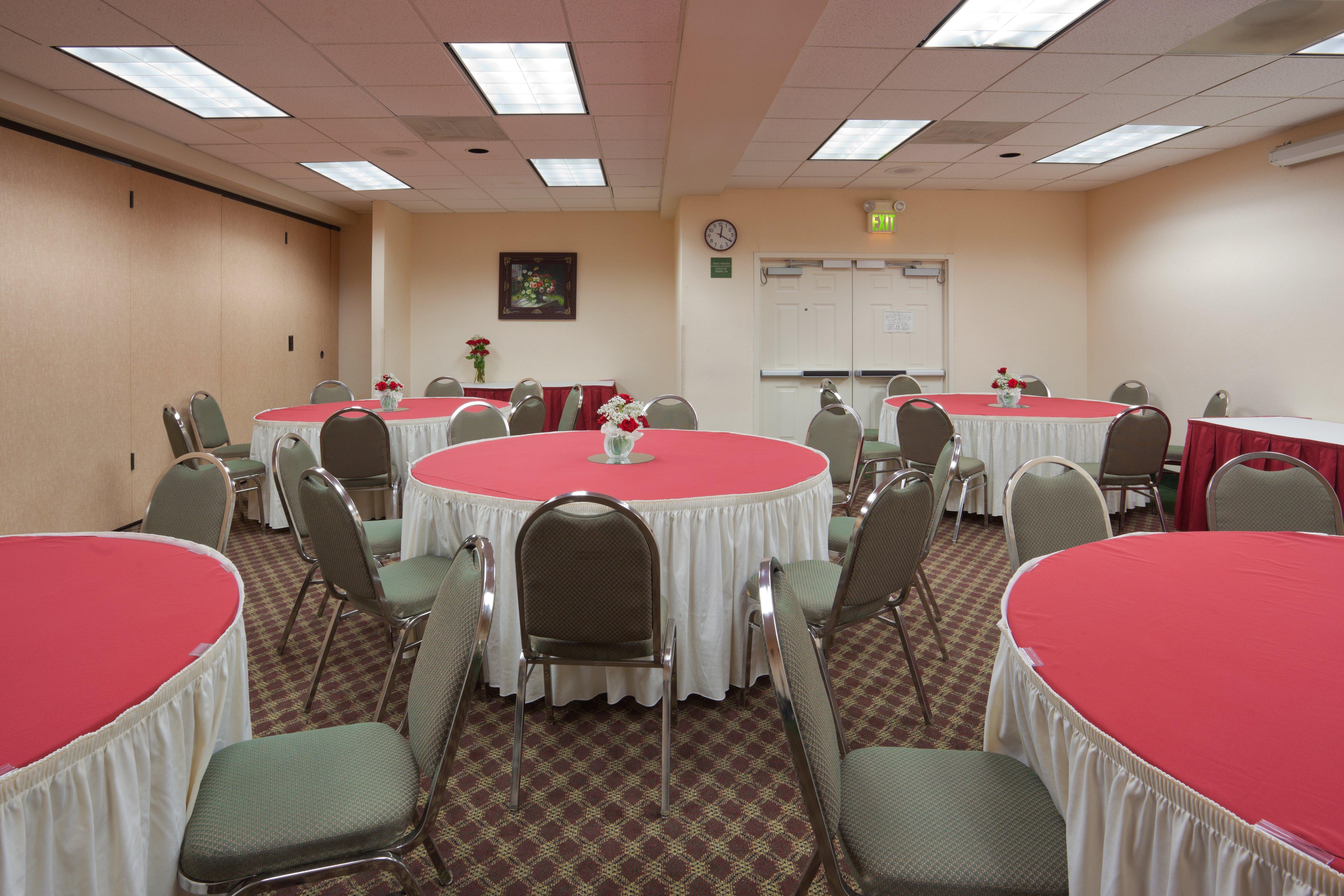 Holiday Inn Express & Suites Tracy By Ihg Экстерьер фото