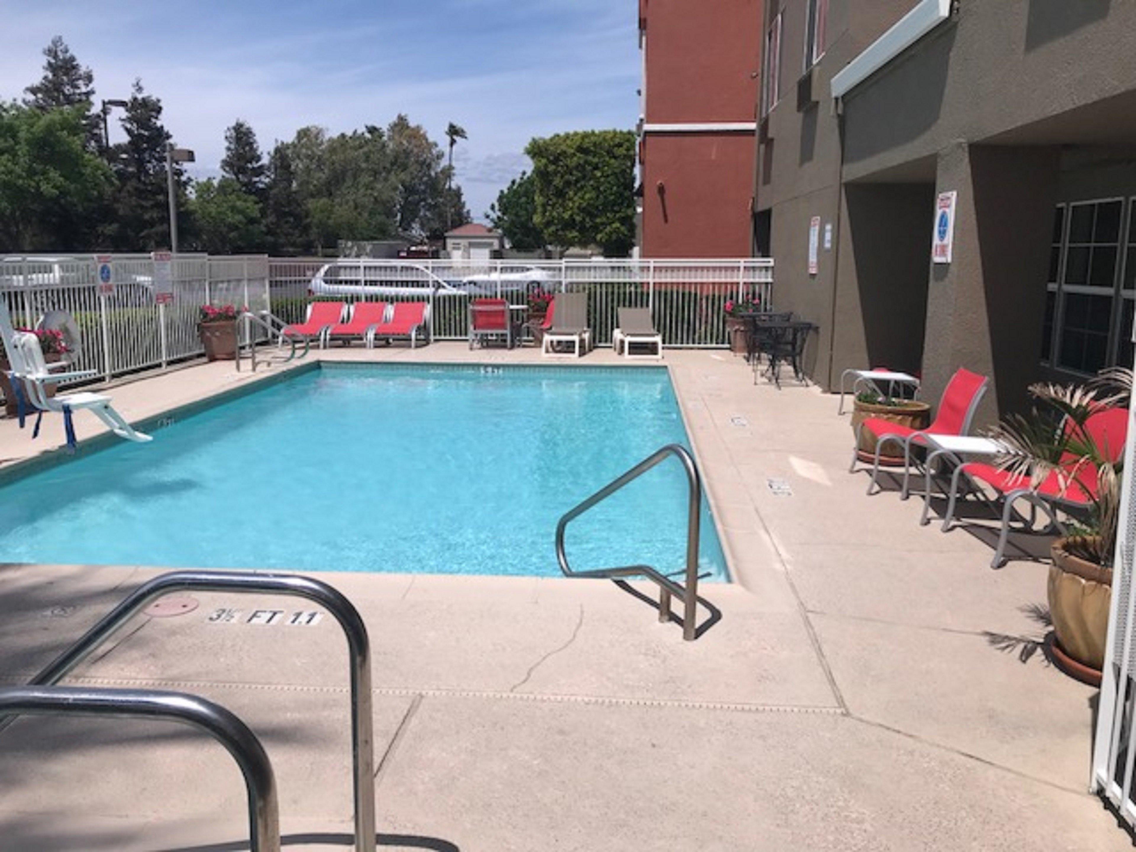 Holiday Inn Express & Suites Tracy By Ihg Экстерьер фото